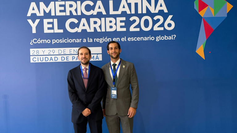 de izquierda a derecha; Pablo López, CEO de SolarTeam y Sebastián Romero, Gerente Comercial Costa de SolarTeam